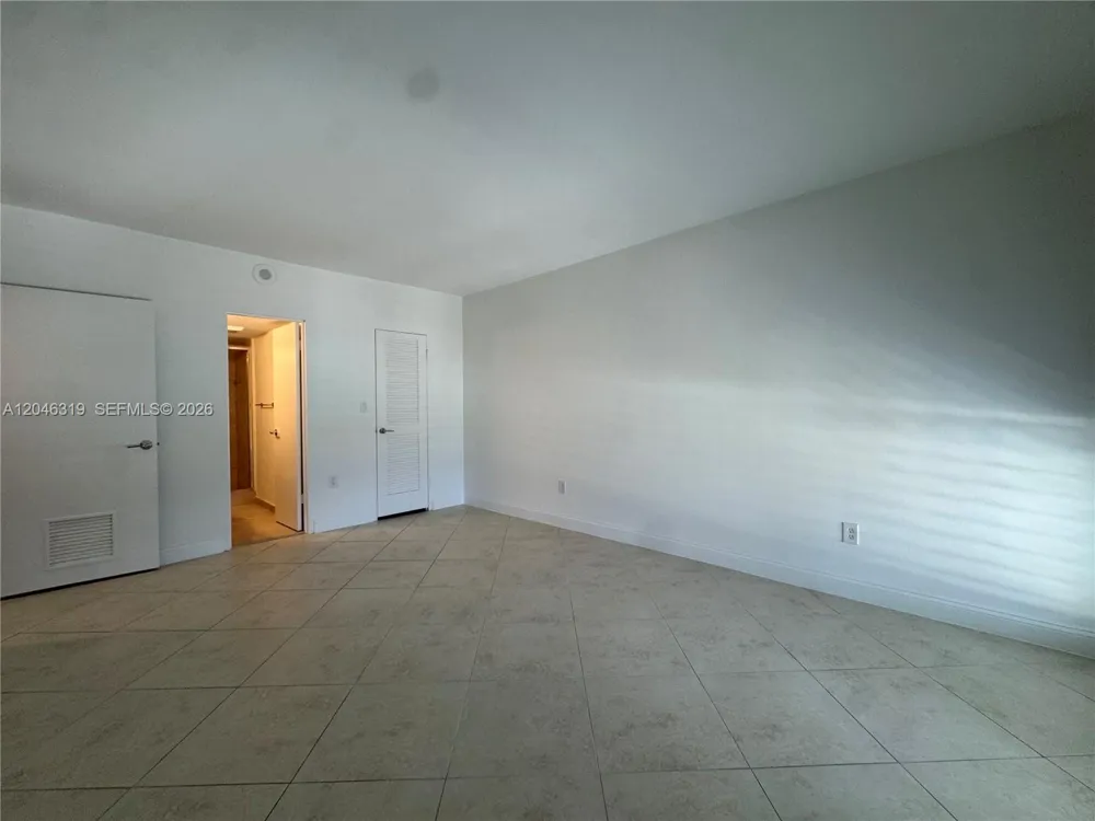 10275 Collins Ave #318 Bal Harbour, FL 33154