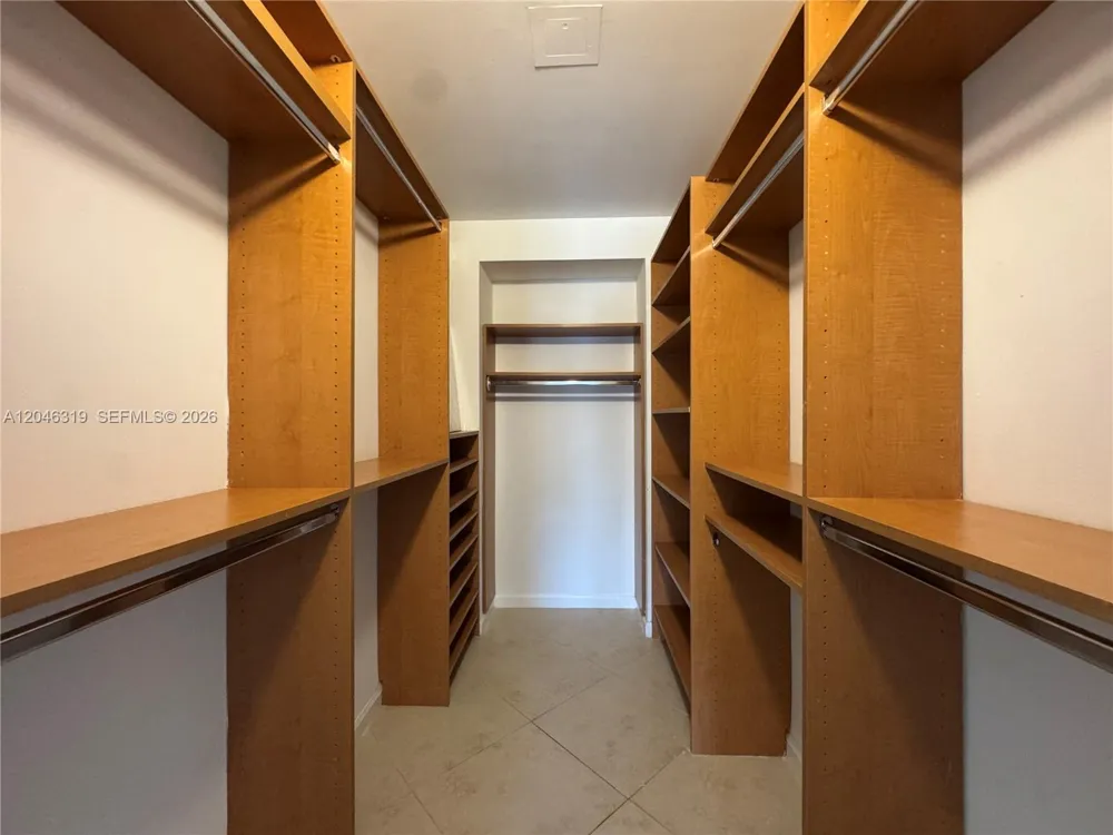 10275 Collins Ave #318 Bal Harbour, FL 33154