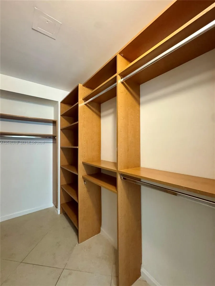 10275 Collins Ave #318 Bal Harbour, FL 33154