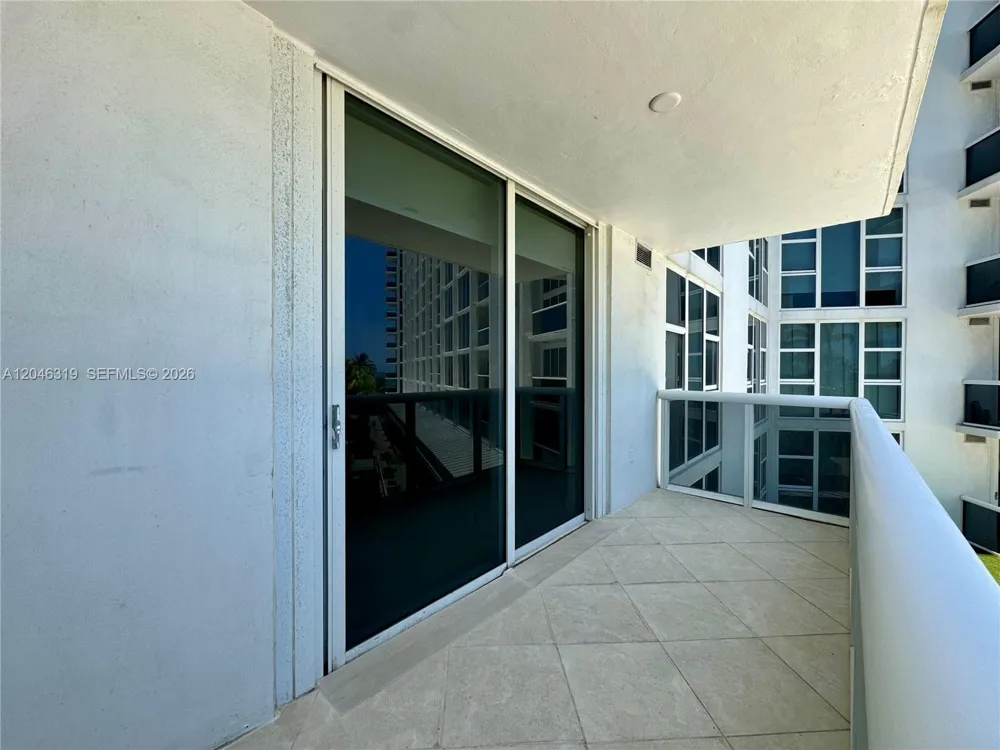10275 Collins Ave #318 Bal Harbour, FL 33154