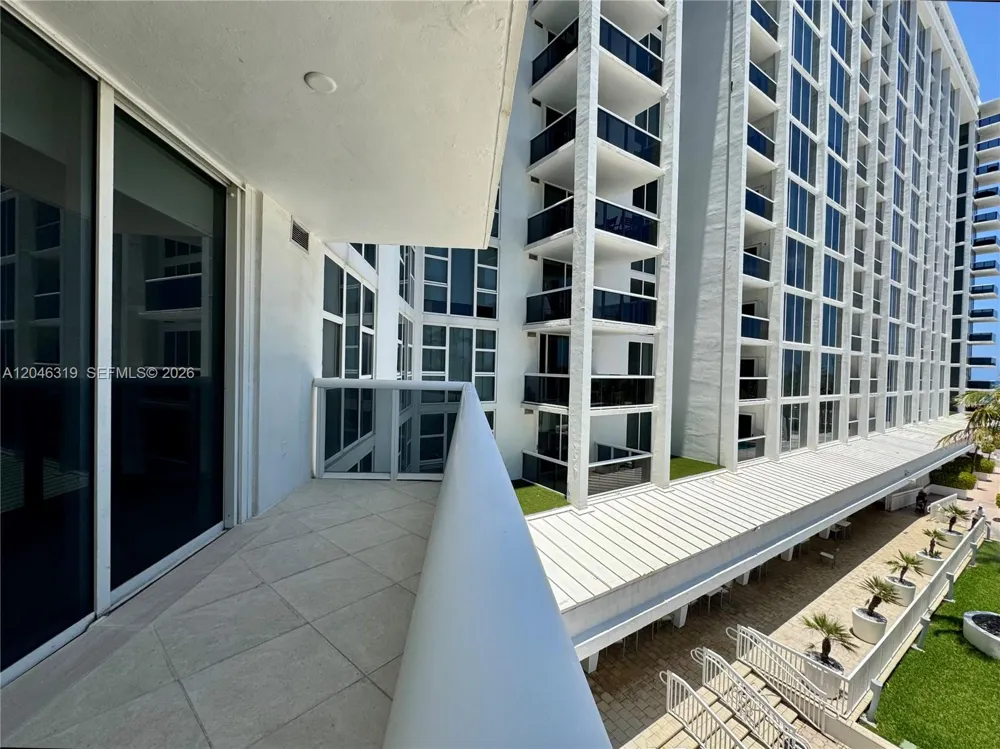 10275 Collins Ave #318 Bal Harbour, FL 33154