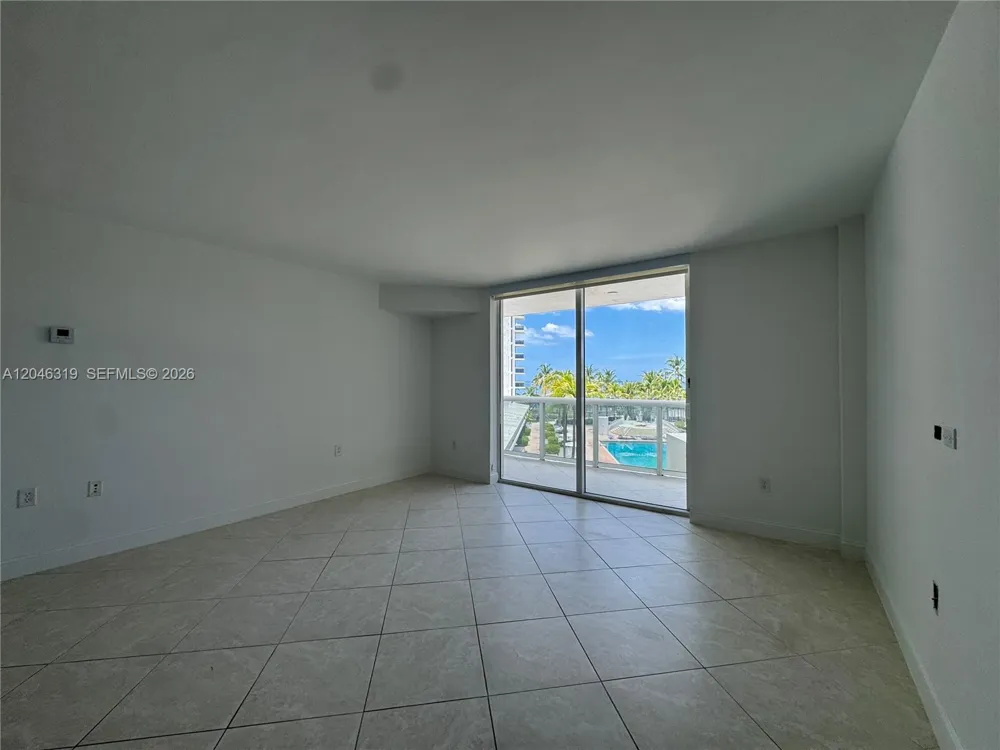 10275 Collins Ave #318 Bal Harbour, FL 33154