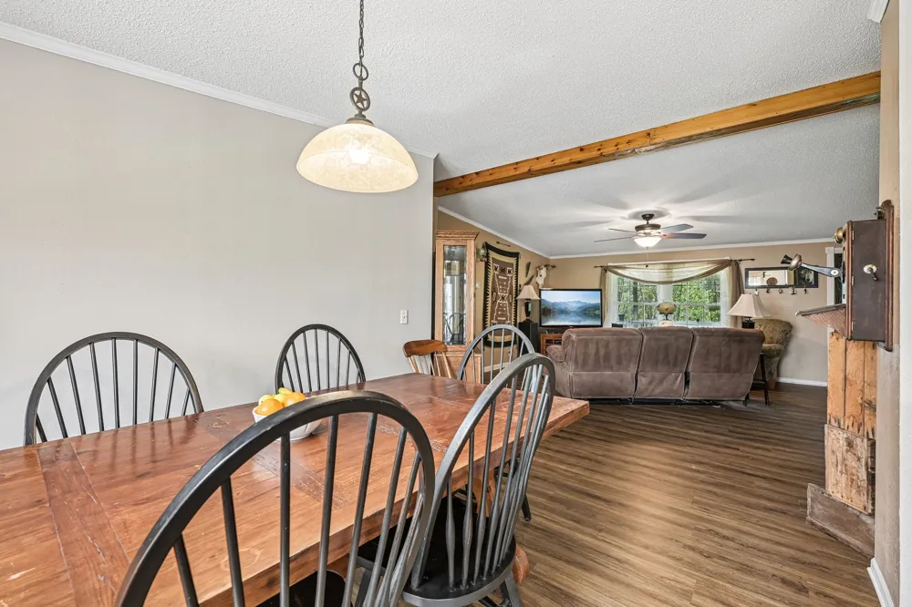 541 Hidden Oaks Drive Elgin, TX 78621