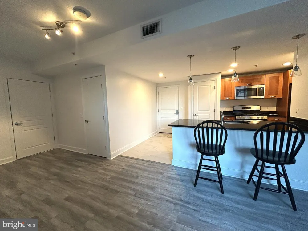 2451 MIDTOWN AVENUE #705 Alexandria, VA 22303