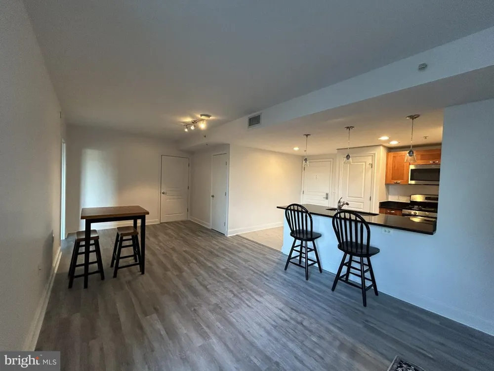 2451 MIDTOWN AVENUE #705 Alexandria, VA 22303