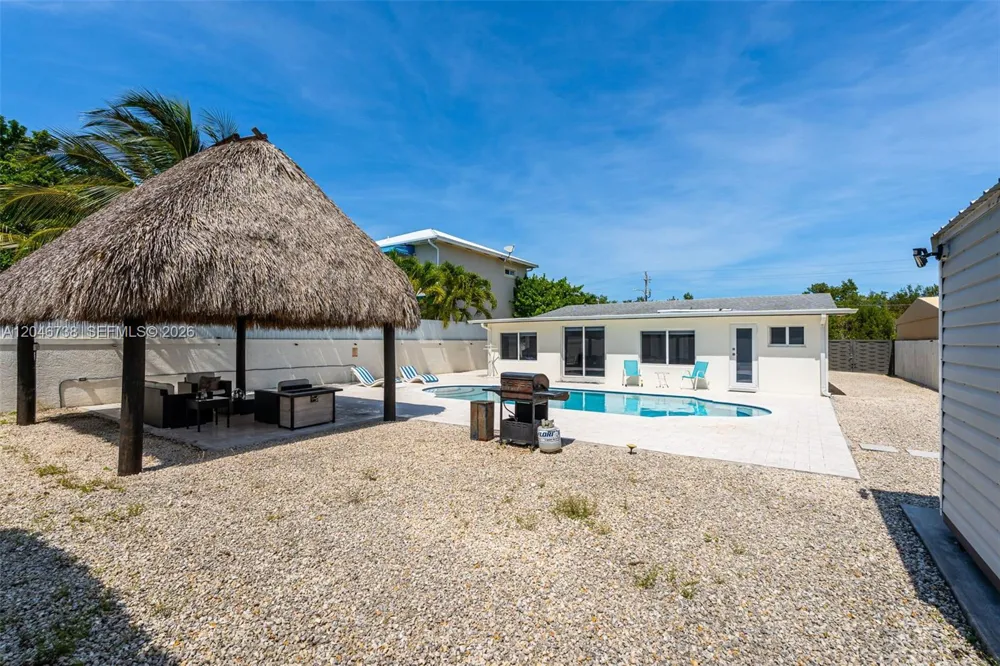 16 Fishermans Trl Key Largo, FL 33037