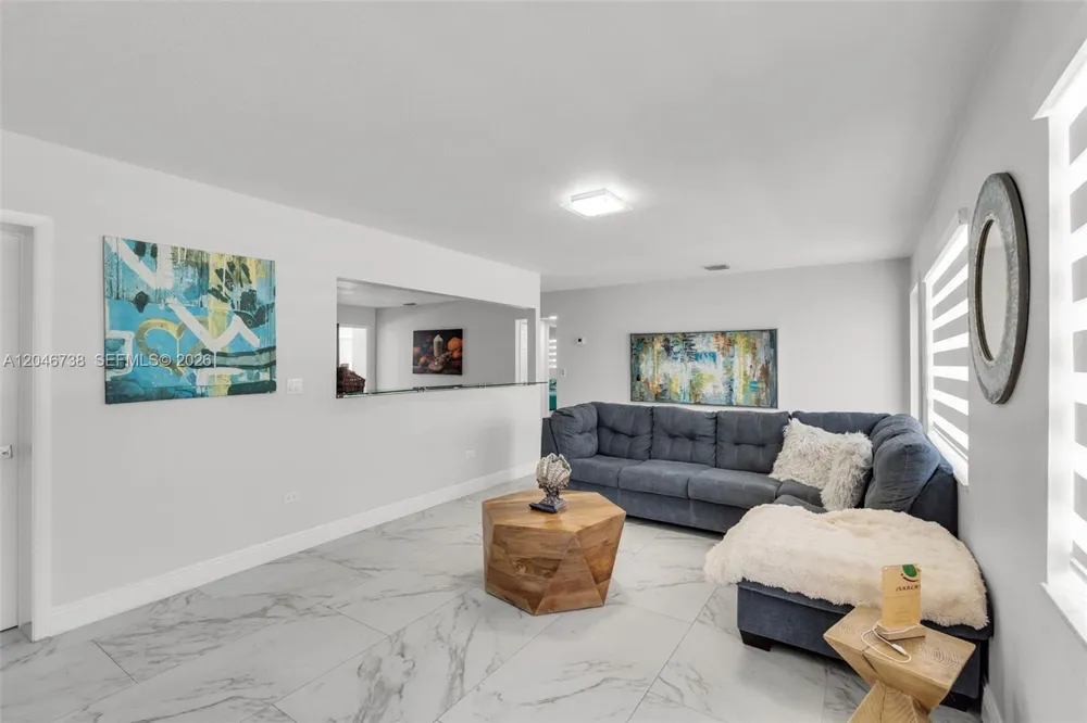 16 Fishermans Trl Key Largo, FL 33037