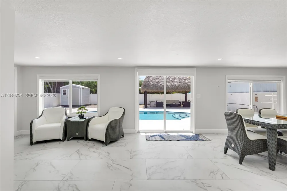 16 Fishermans Trl Key Largo, FL 33037
