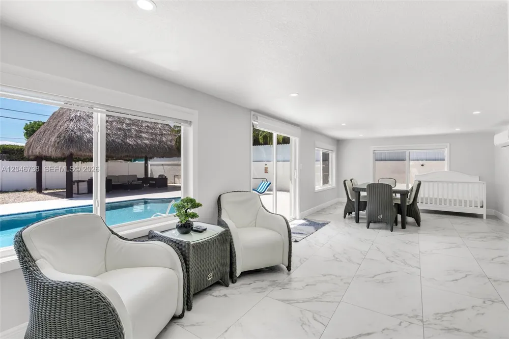 16 Fishermans Trl Key Largo, FL 33037