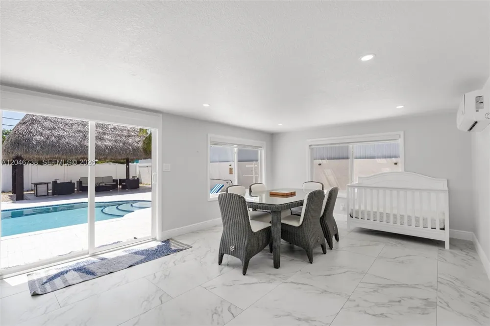 16 Fishermans Trl Key Largo, FL 33037