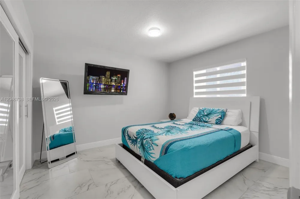 16 Fishermans Trl Key Largo, FL 33037