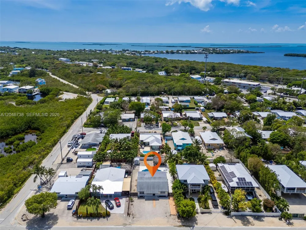 16 Fishermans Trl Key Largo, FL 33037