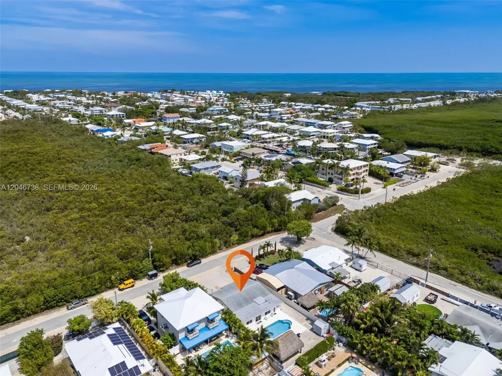 16 Fishermans Trl Key Largo, FL 33037