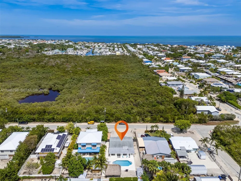 16 Fishermans Trl Key Largo, FL 33037