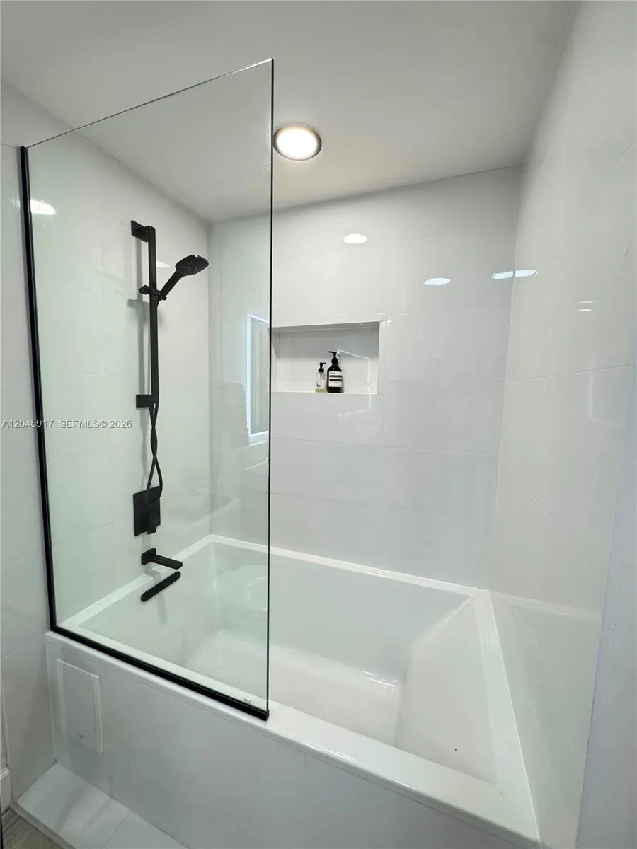 9172 Collins Ave #218 Surfside, FL 33154