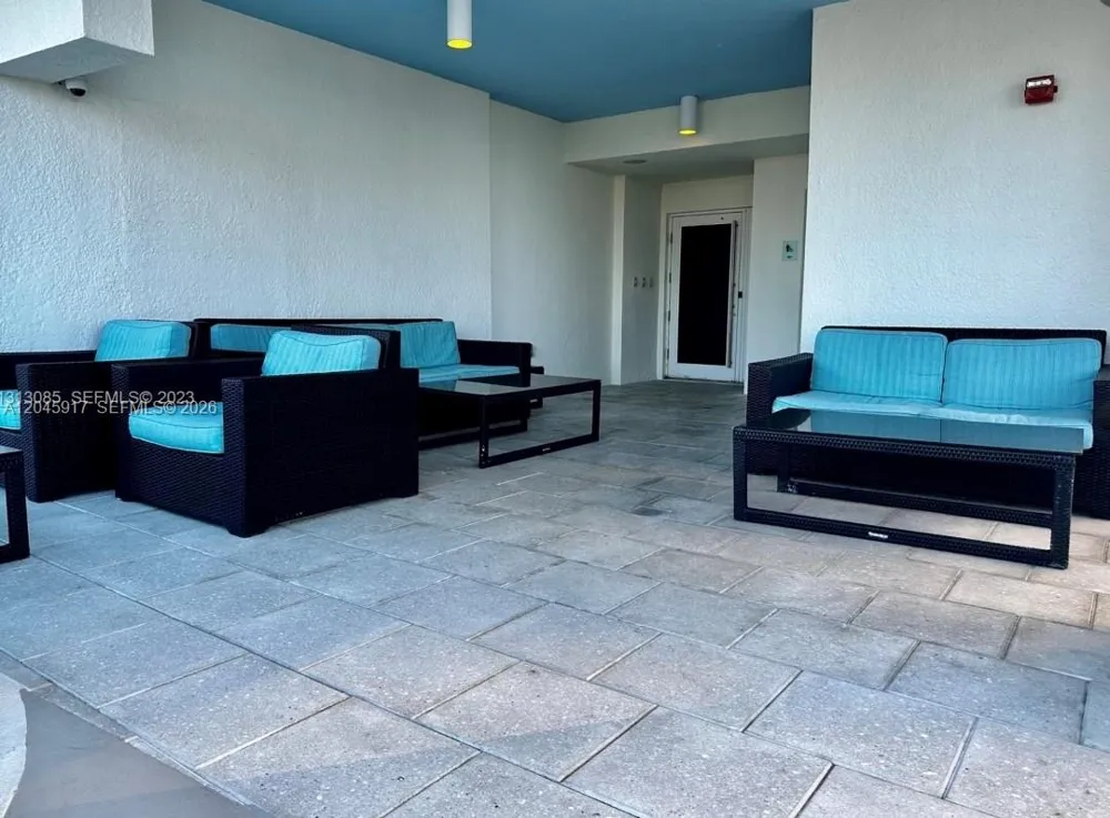 9172 Collins Ave #218 Surfside, FL 33154