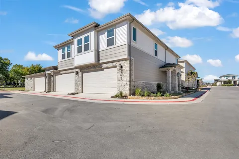 9312 Curious Squirrel Street