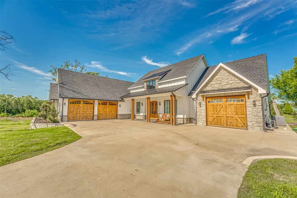 5523 Lakeshore Court Log Cabin, TX 75148