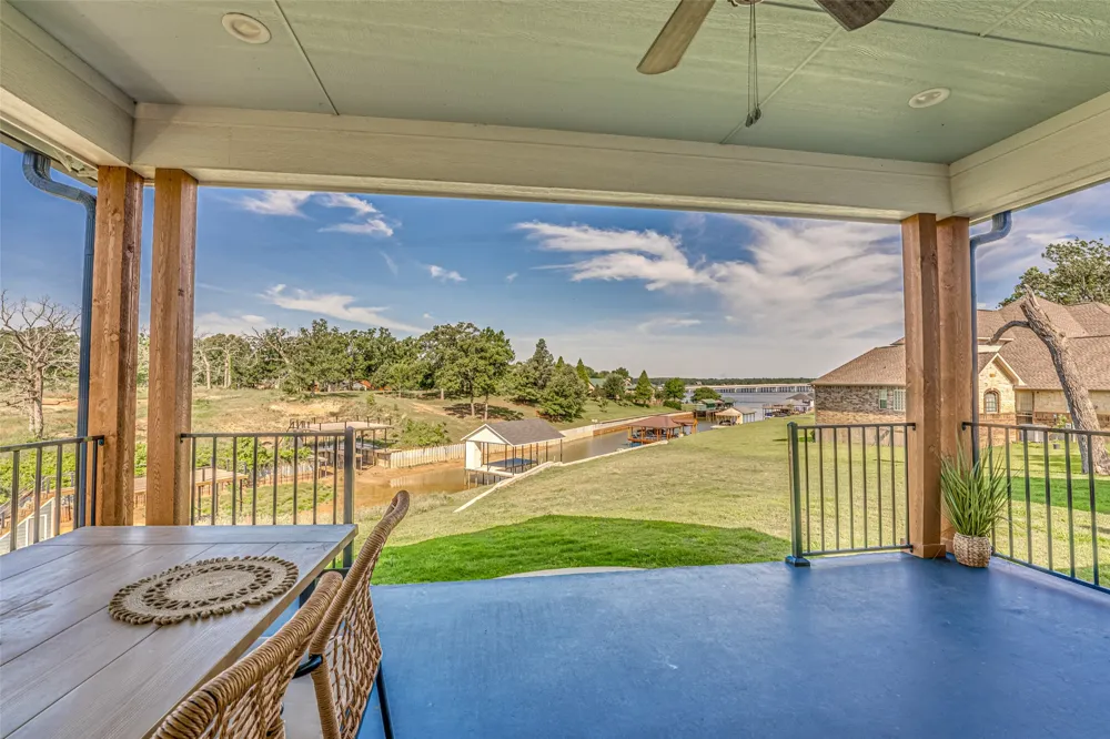 5523 Lakeshore Court Log Cabin, TX 75148
