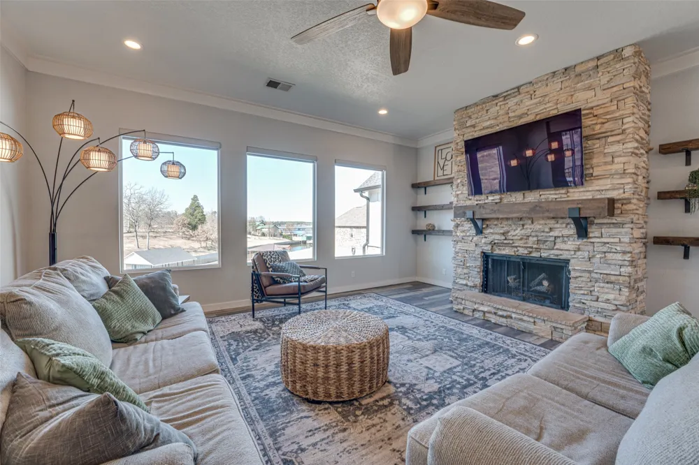 5523 Lakeshore Court Log Cabin, TX 75148