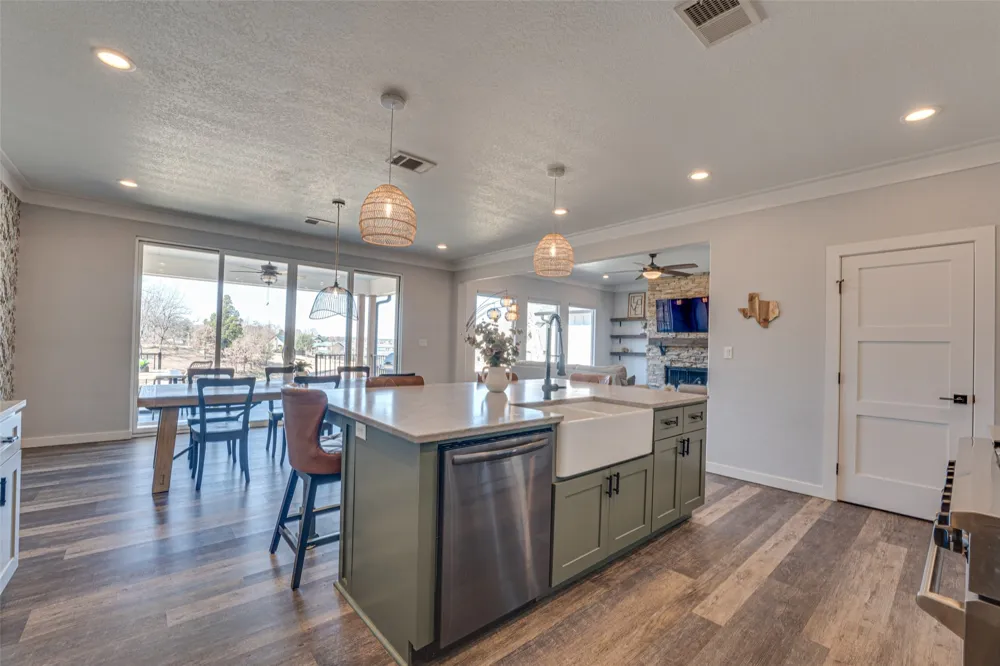 5523 Lakeshore Court Log Cabin, TX 75148