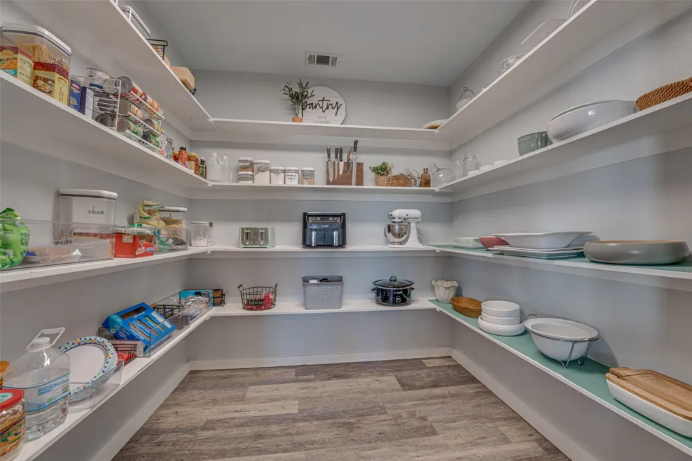 5523 Lakeshore Court Log Cabin, TX 75148