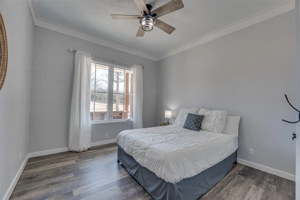 5523 Lakeshore Court Log Cabin, TX 75148