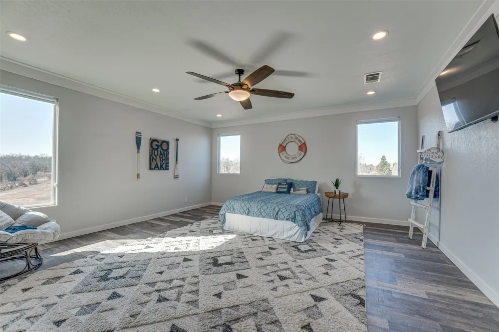 5523 Lakeshore Court Log Cabin, TX 75148