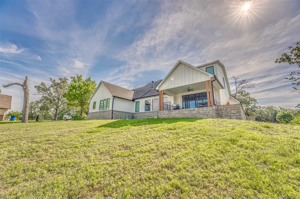 5523 Lakeshore Court Log Cabin, TX 75148