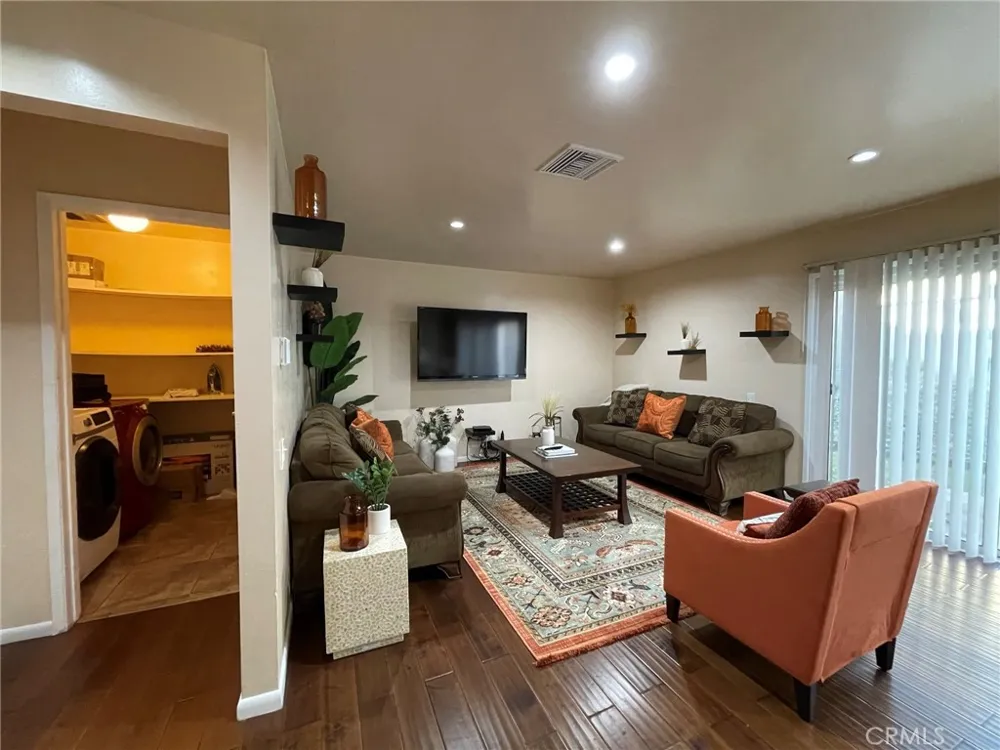3500 W Manchester Boulevard #195 Inglewood, CA 90305