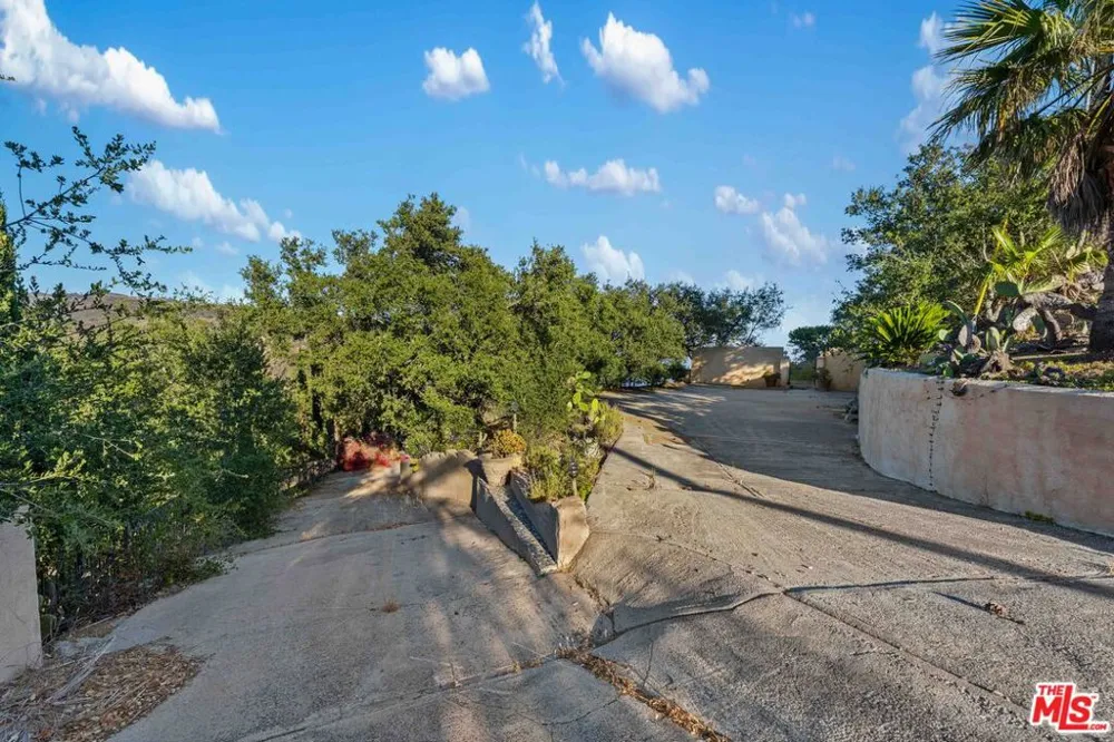 21740 Azurelee Drive Malibu, CA 90265