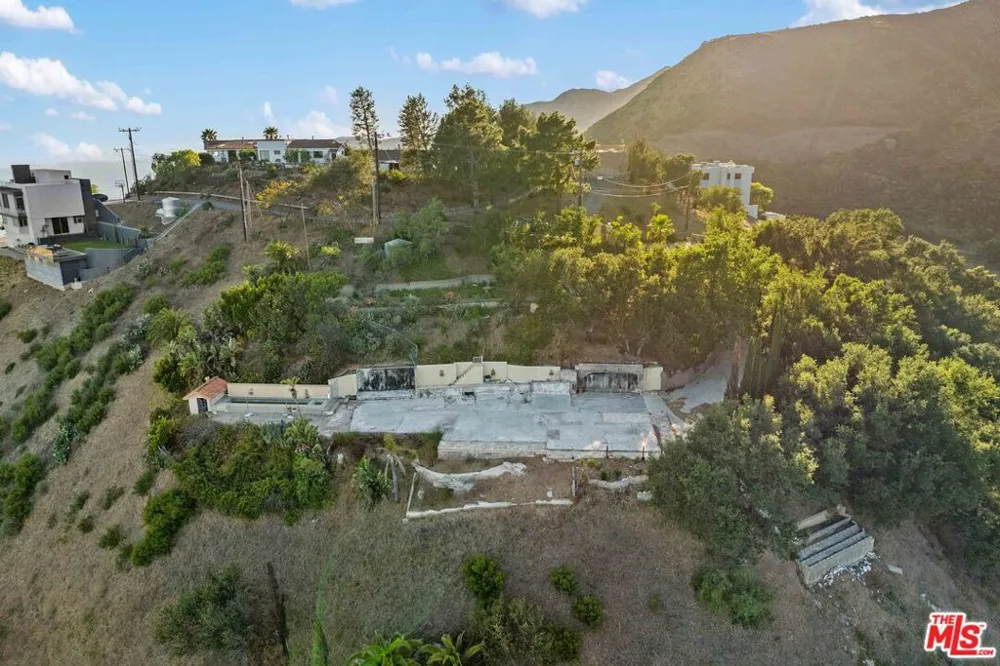 21740 Azurelee Drive Malibu, CA 90265