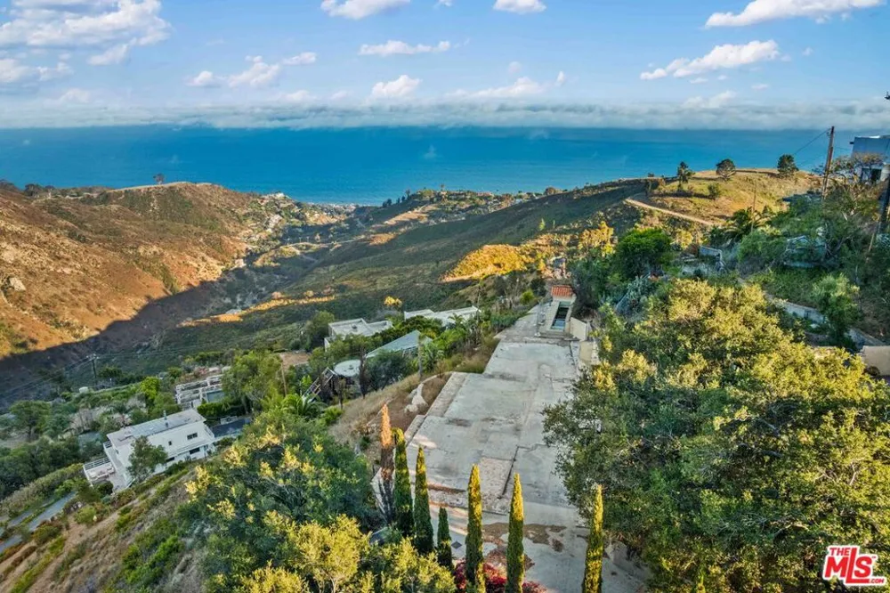 21740 Azurelee Drive Malibu, CA 90265