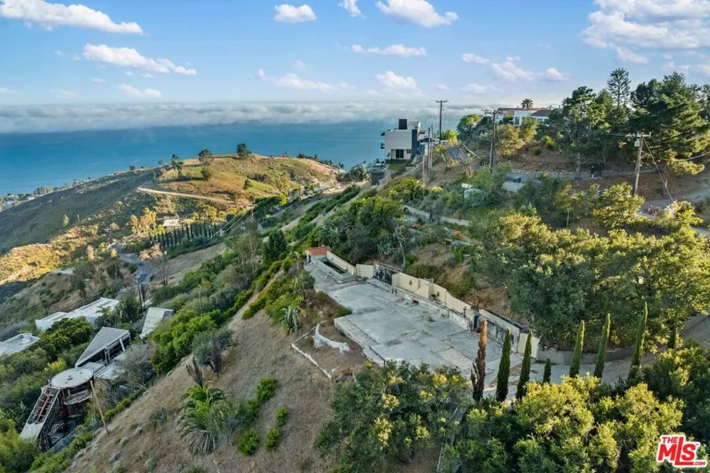 21740 Azurelee Drive Malibu, CA 90265