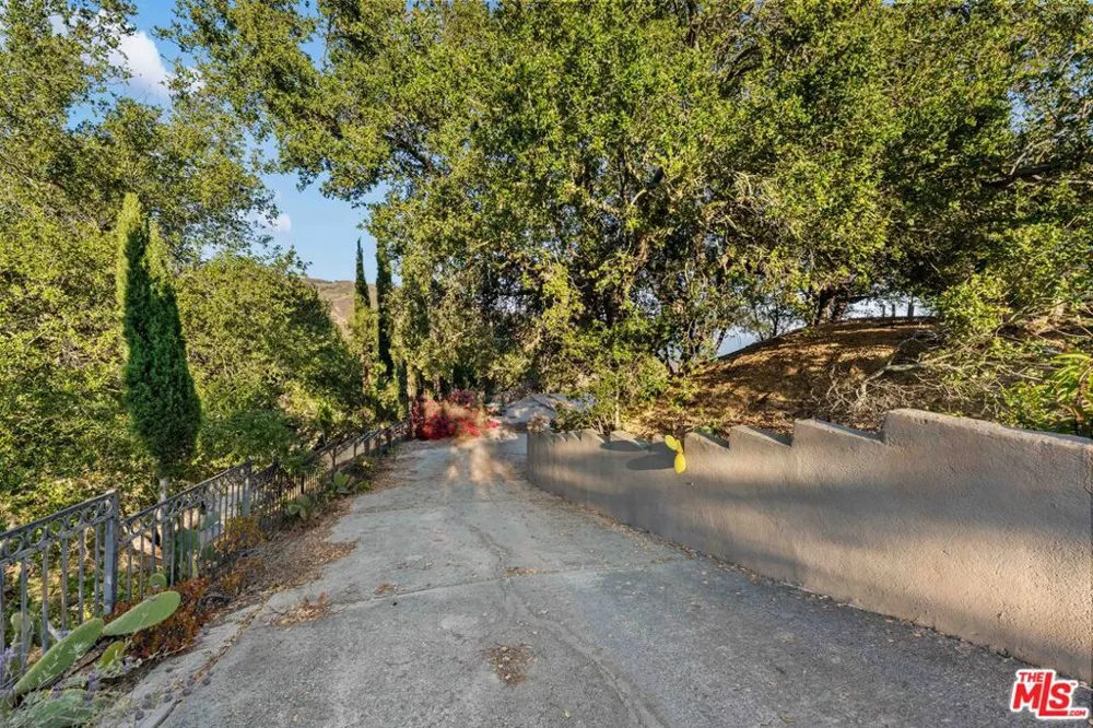21740 Azurelee Drive Malibu, CA 90265