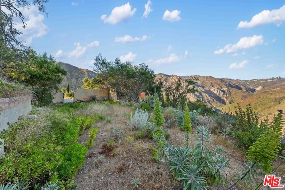 21740 Azurelee Drive Malibu, CA 90265