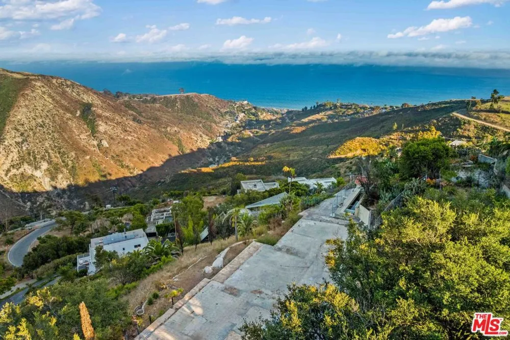 21740 Azurelee Drive Malibu, CA 90265