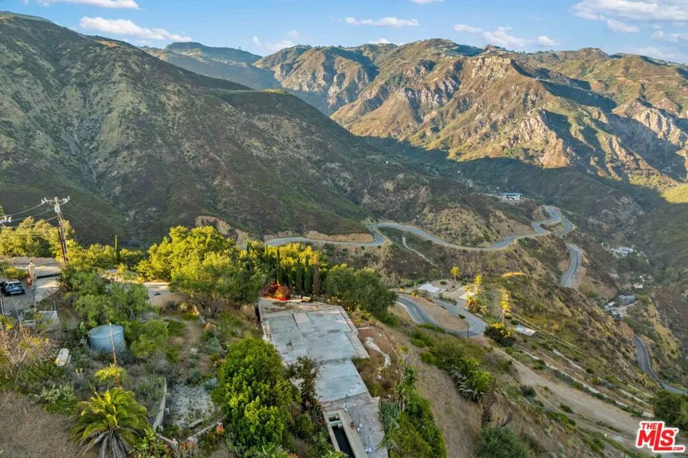 21740 Azurelee Drive Malibu, CA 90265