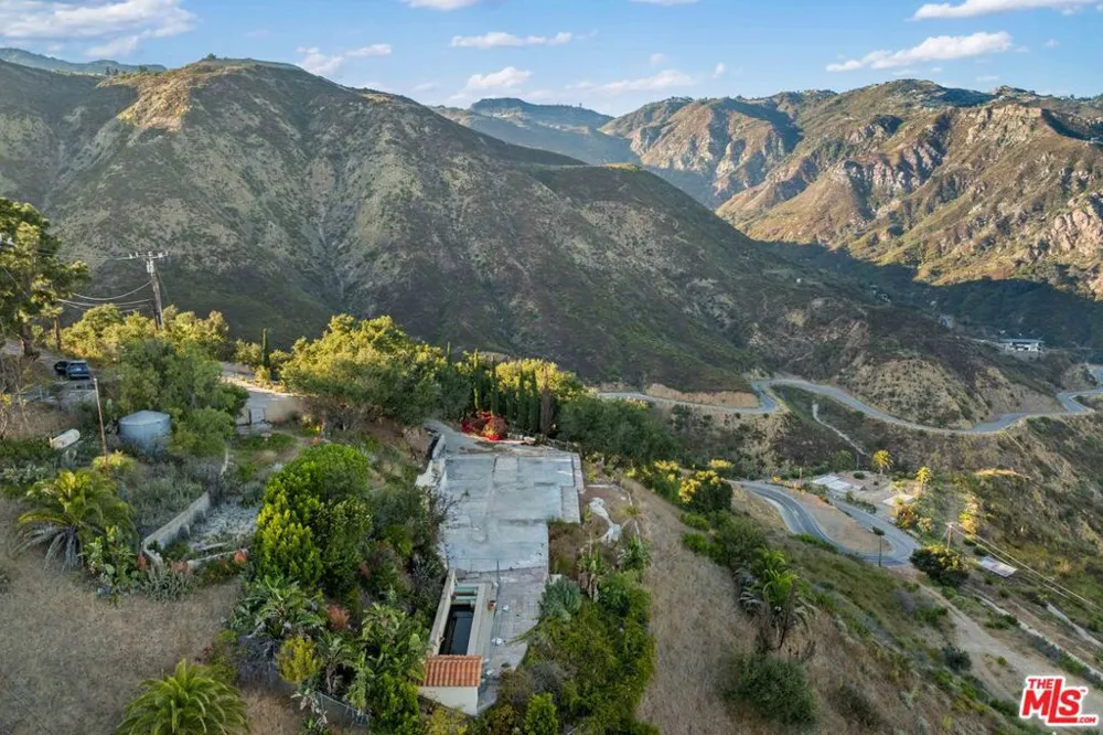 21740 Azurelee Drive Malibu, CA 90265