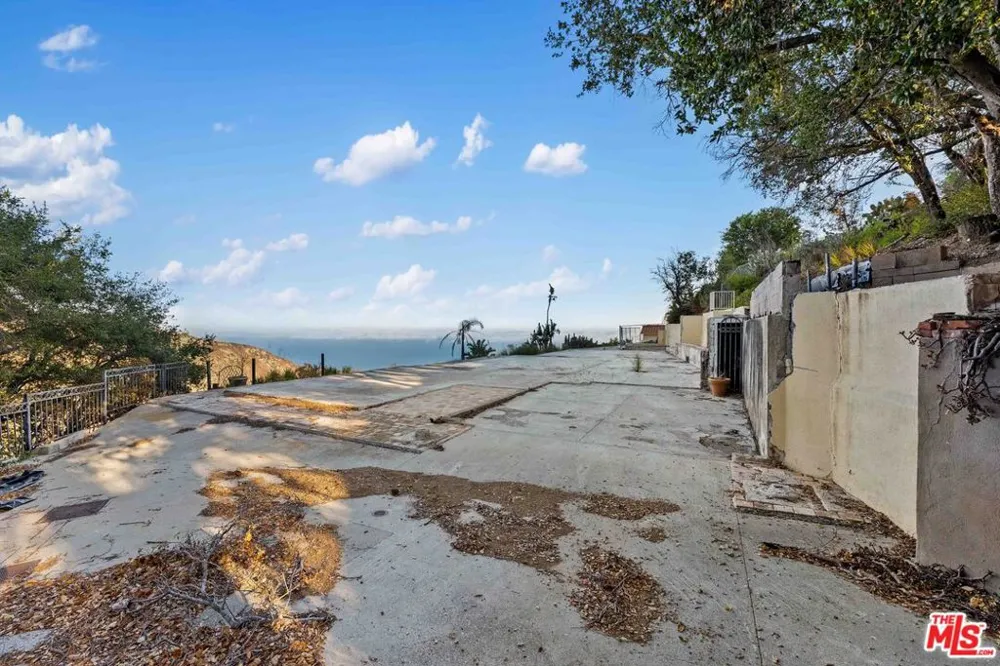 21740 Azurelee Drive Malibu, CA 90265