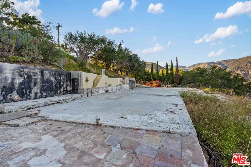 21740 Azurelee Drive Malibu, CA 90265