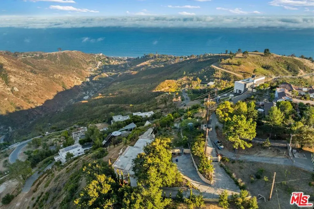 21740 Azurelee Drive Malibu, CA 90265