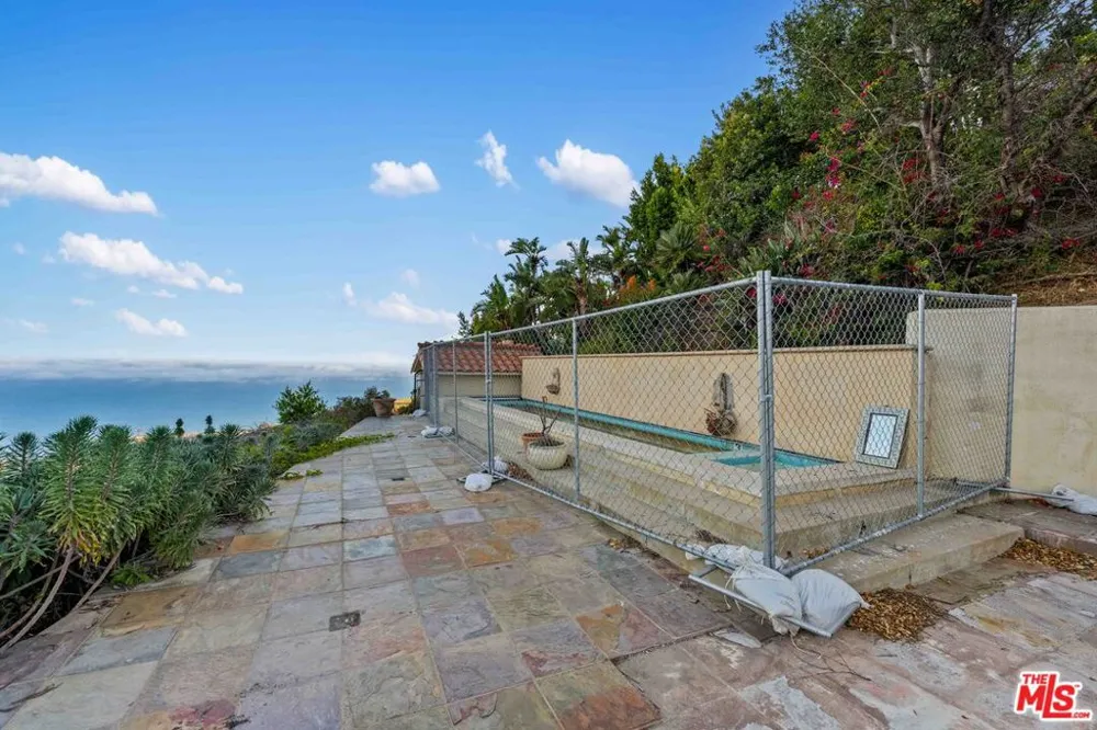 21740 Azurelee Drive Malibu, CA 90265