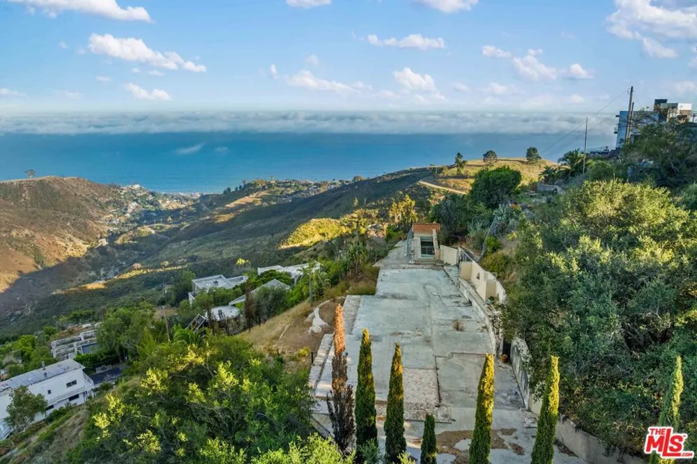 21740 Azurelee Drive Malibu, CA 90265