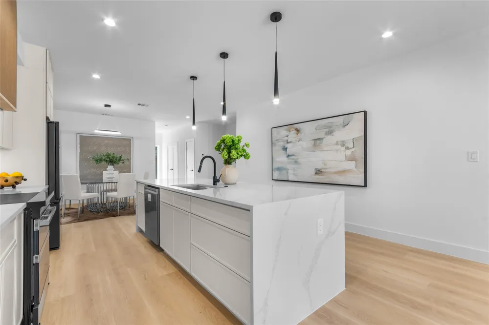 1505 Holly Dallas, TX 75204