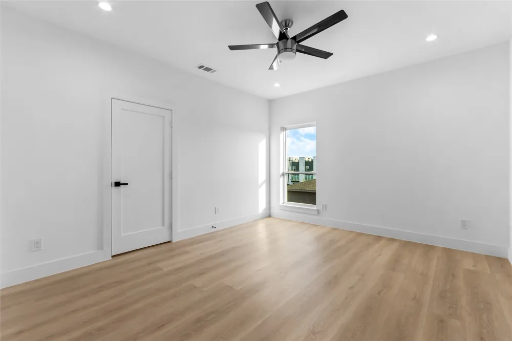 1505 Holly Dallas, TX 75204
