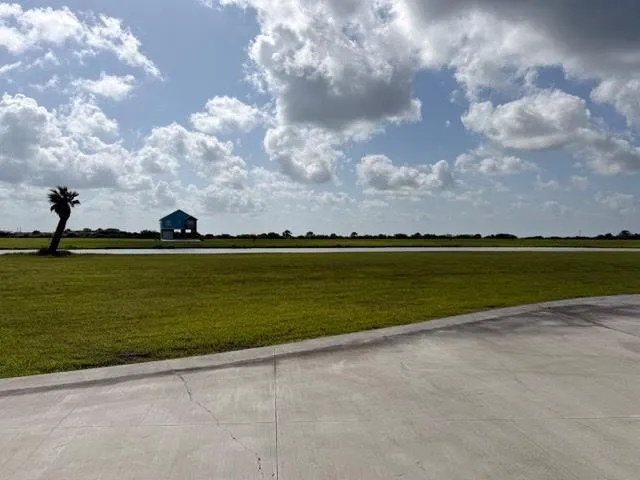 3007 Peninsula Point Drive Palacios, TX 77465