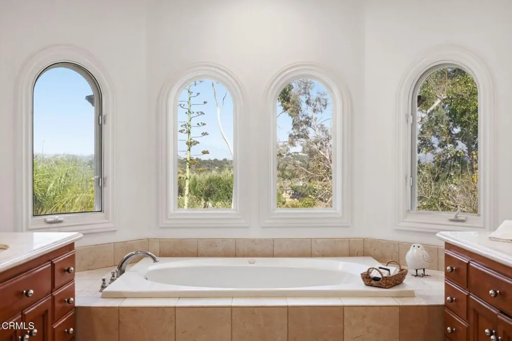 12986 Macdonald Drive Ojai, CA 93023