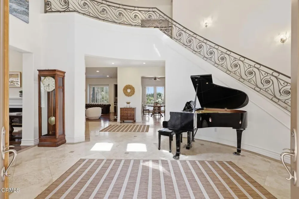 12986 Macdonald Drive Ojai, CA 93023