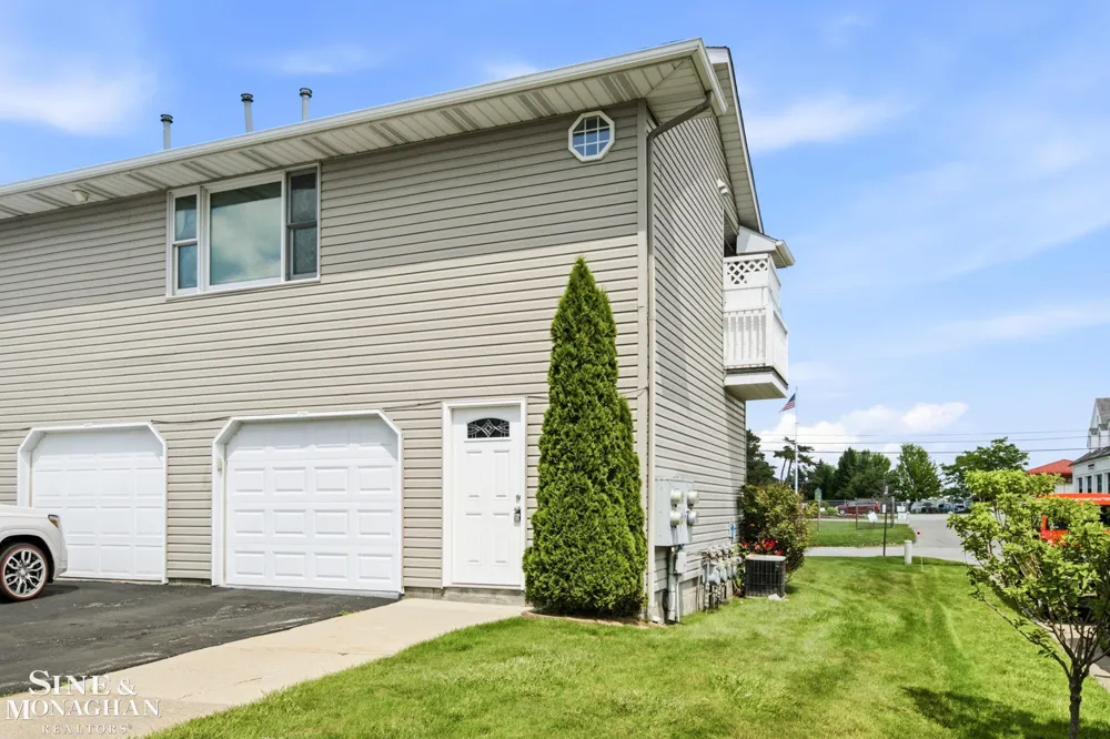 2731 Omar Street Port Huron City, MI 48060